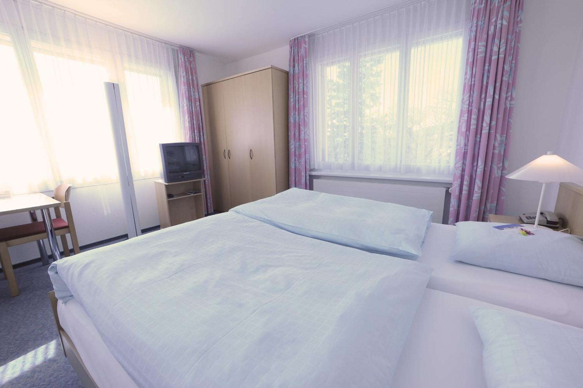 Hotel Laendli Oberägeri Стая снимка