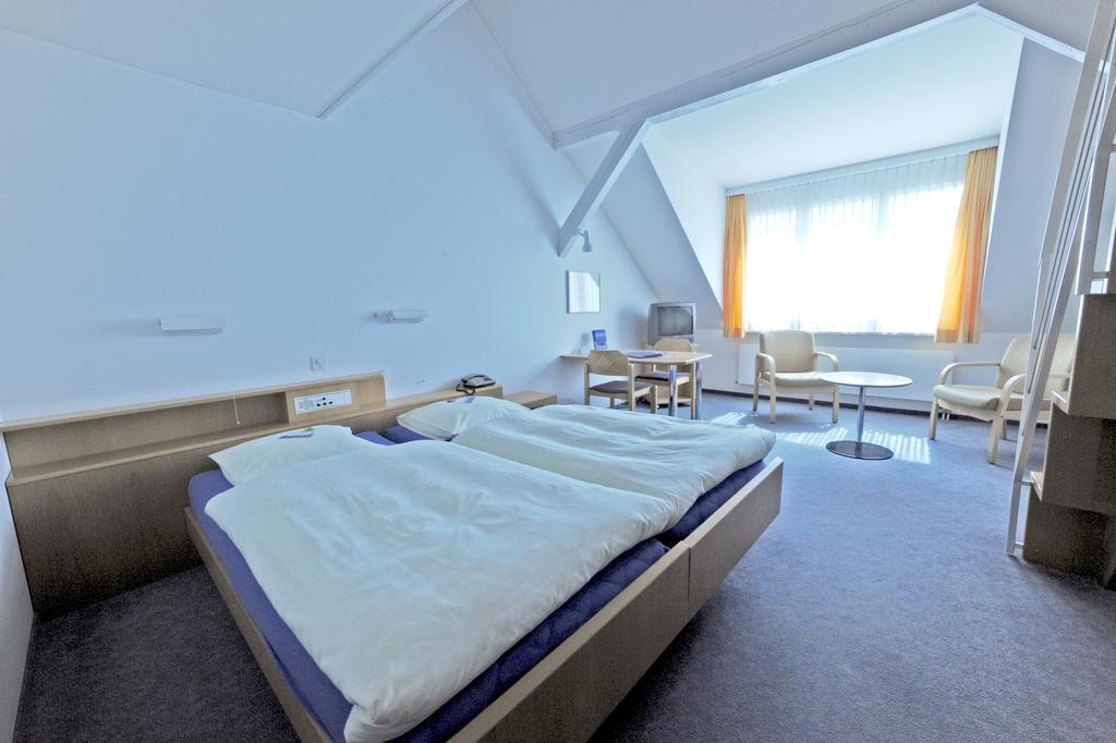 Hotel Laendli Oberägeri Стая снимка